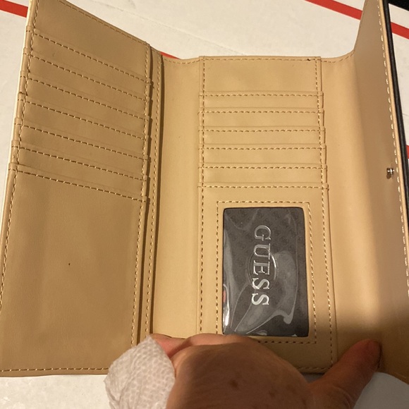 Authentic Guess Tulsa Wallet Color Red - Picture 7 of 8